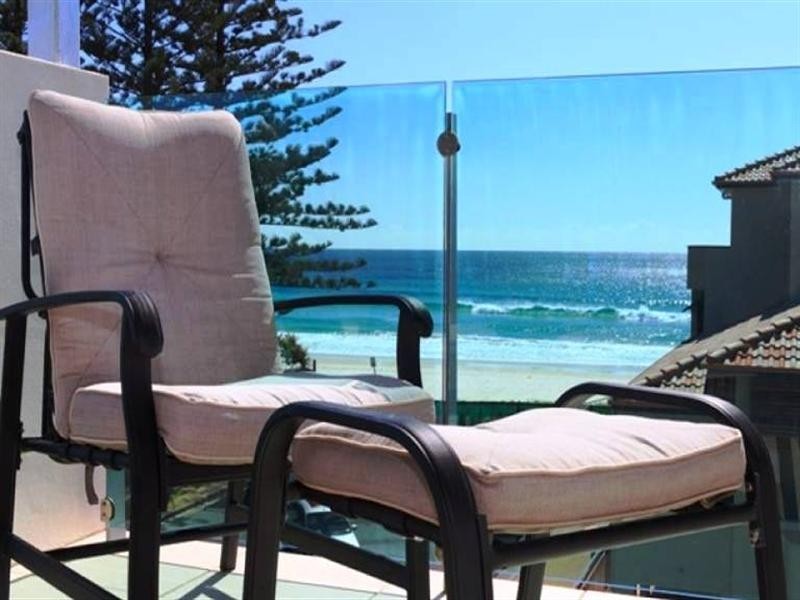 1/4 Ninth Avenue, Palm Beach QLD 4221