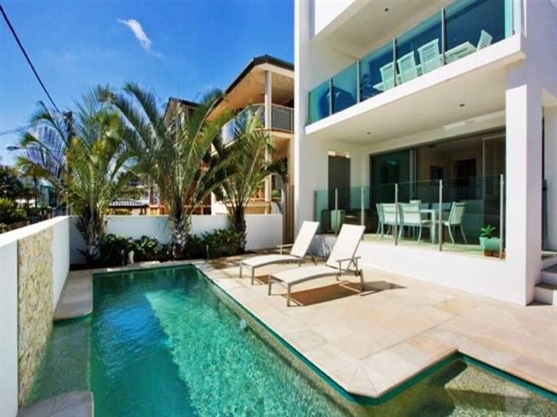 1/4 Ninth Avenue, Palm Beach QLD 4221