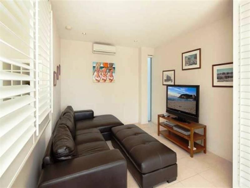 1/4 Ninth Avenue, Palm Beach QLD 4221