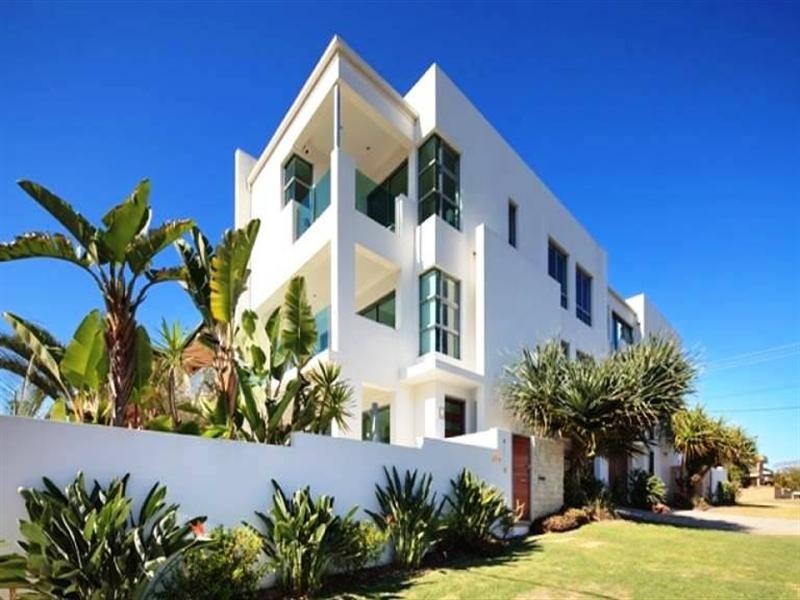 1/4 Ninth Avenue, Palm Beach QLD 4221