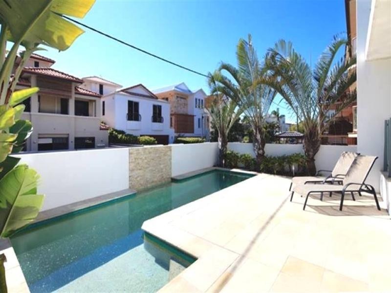 1/4 Ninth Avenue, Palm Beach QLD 4221