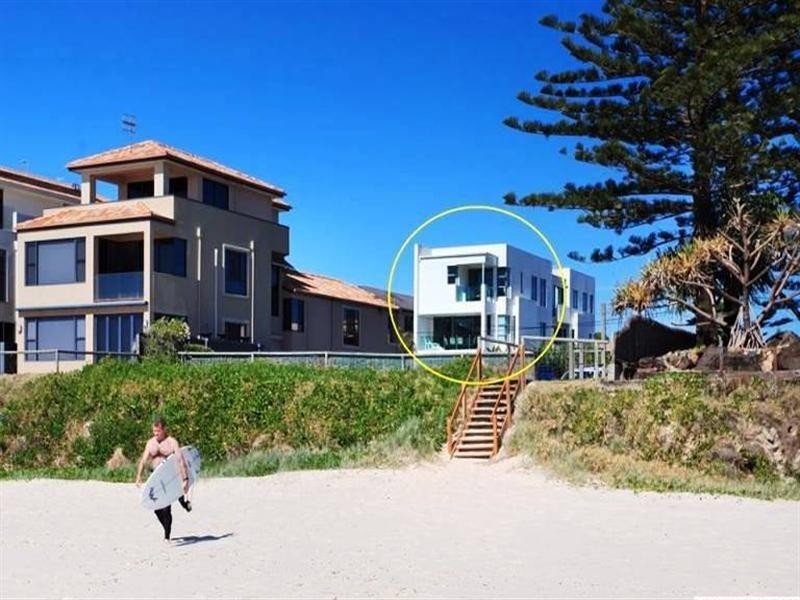 1/4 Ninth Avenue, Palm Beach QLD 4221