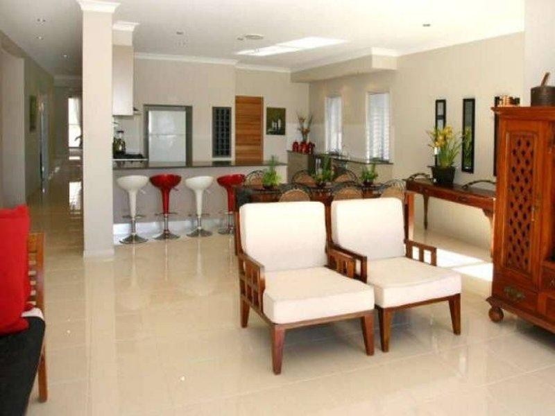 2 Auriga Court, Robina QLD 4226