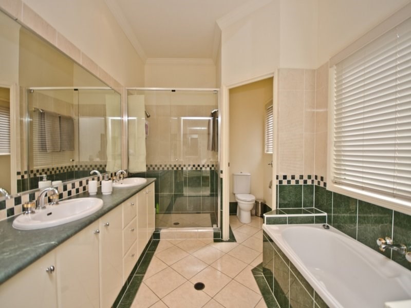 3 Lacerta Avenue, Robina QLD 4226