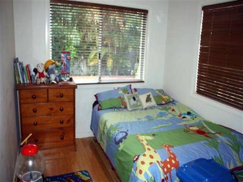 11 Raymond Avenue, Bundall QLD 4217