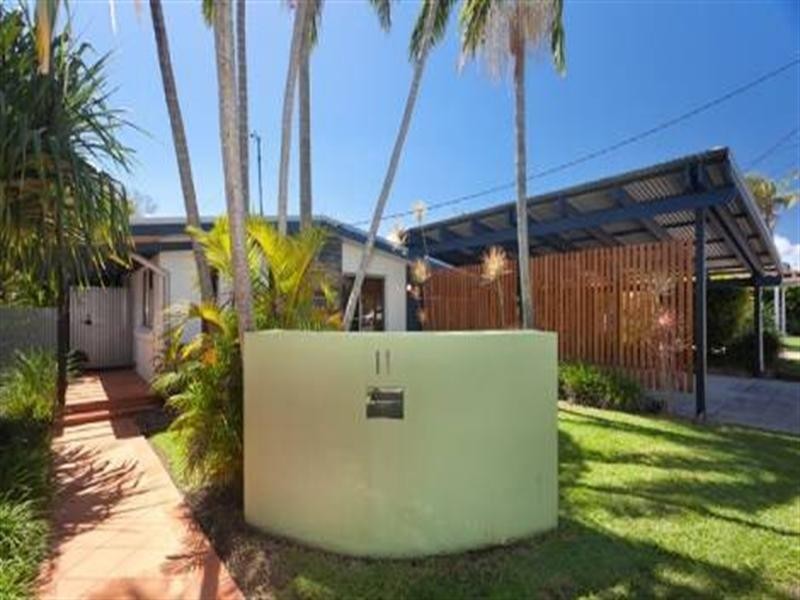 11 Raymond Avenue, Bundall QLD 4217