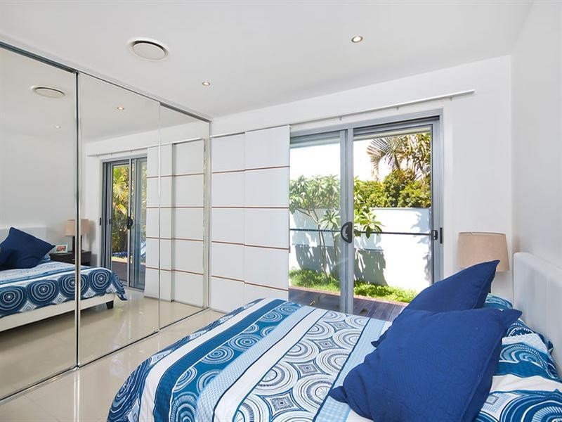 26 Vatakoula Parade, Mermaid Waters QLD 4218