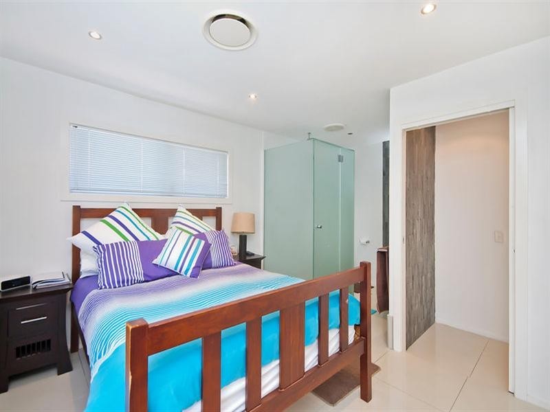 26 Vatakoula Parade, Mermaid Waters QLD 4218