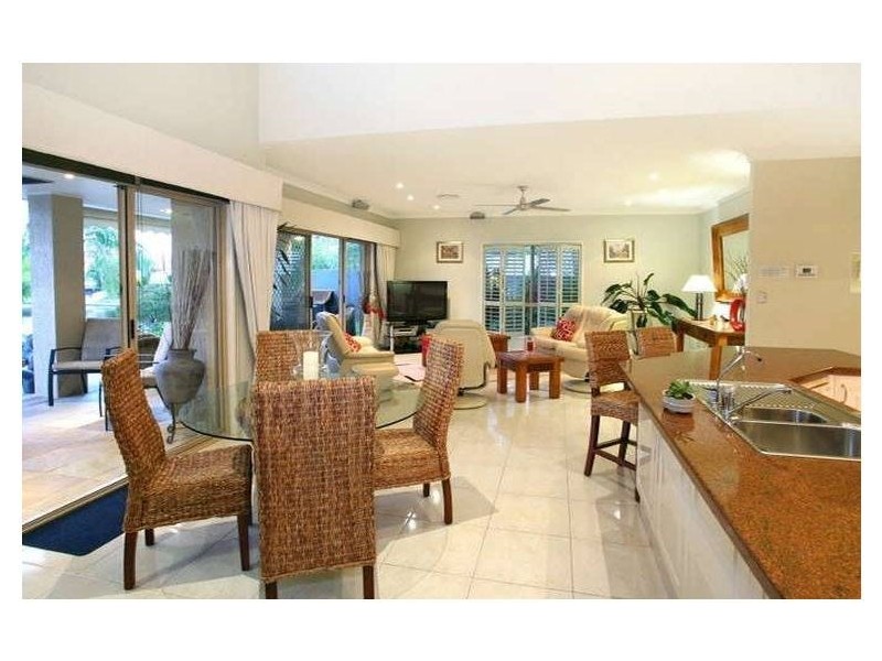 63/40 Cotlew Street East, Southport QLD 4215