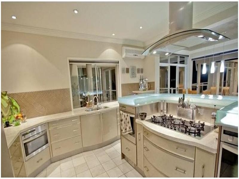 398 Benowa Road, Benowa Waters QLD 4217