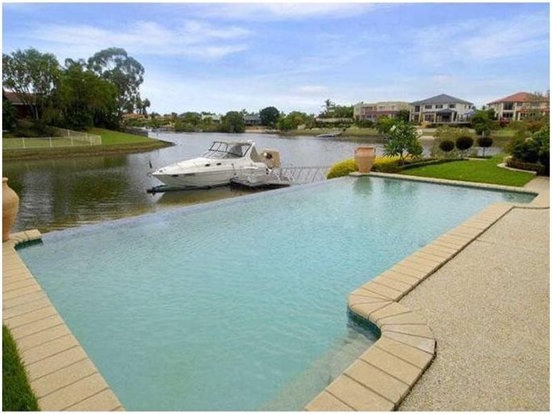 398 Benowa Road, Benowa Waters QLD 4217