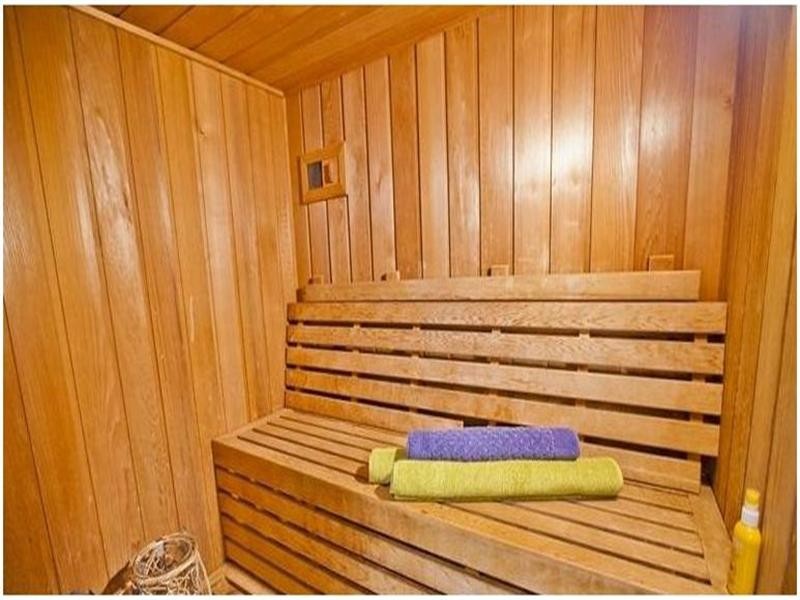 398 Benowa Road, Benowa Waters QLD 4217