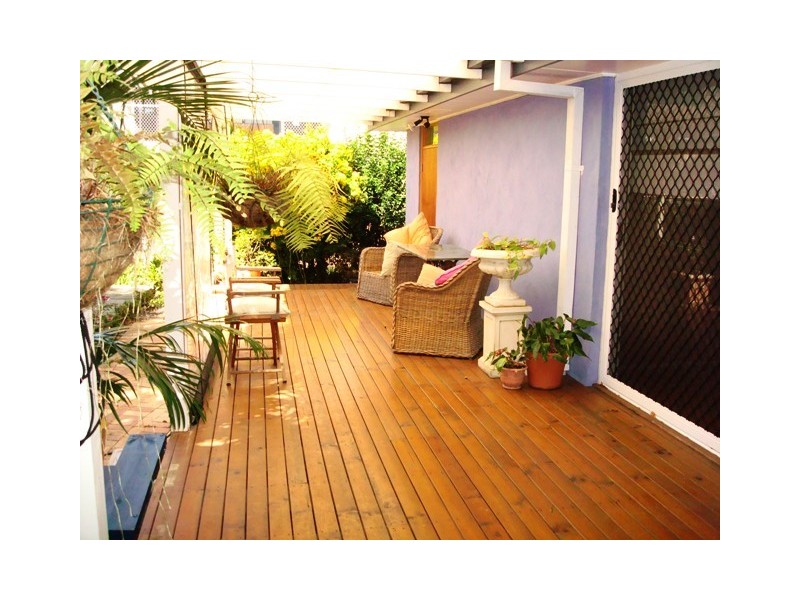31 Albicore Street, Mermaid Waters QLD 4218