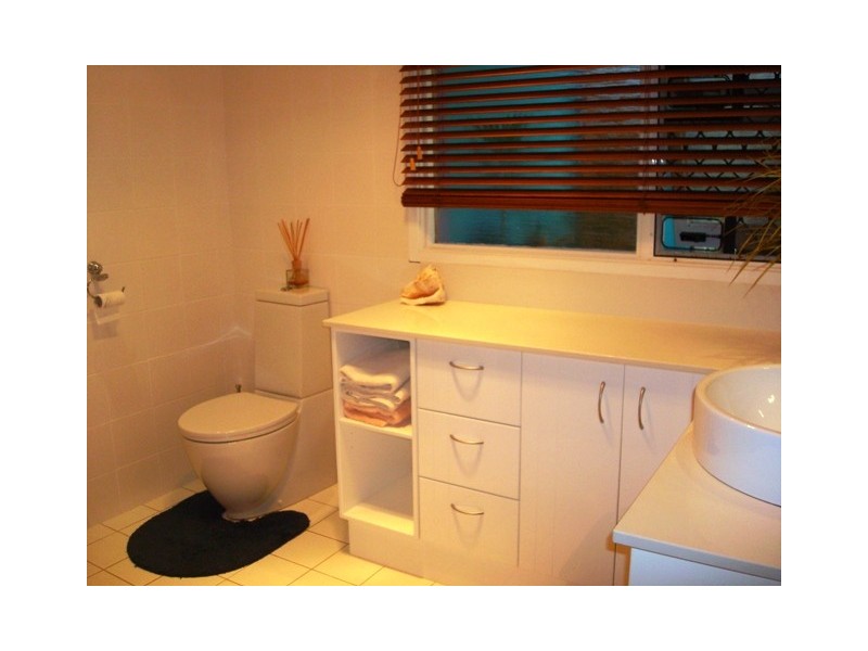 31 Albicore Street, Mermaid Waters QLD 4218