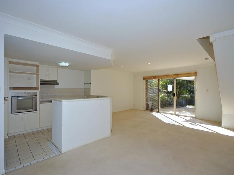 60/67-75 Brown Street, Labrador QLD 4215