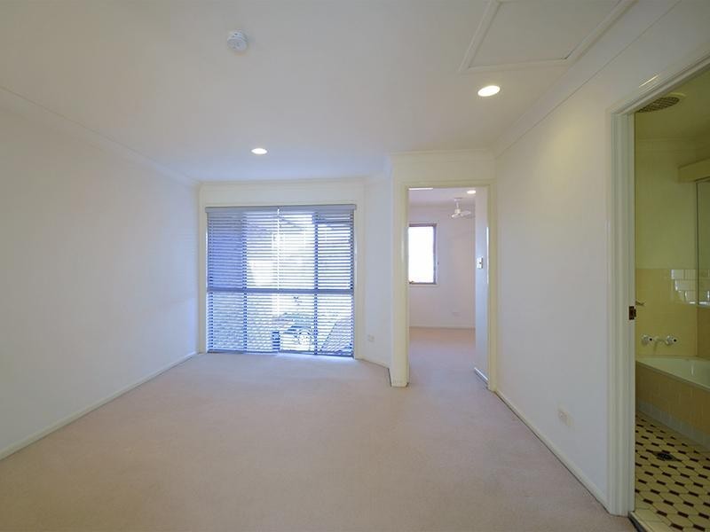 60/67-75 Brown Street, Labrador QLD 4215