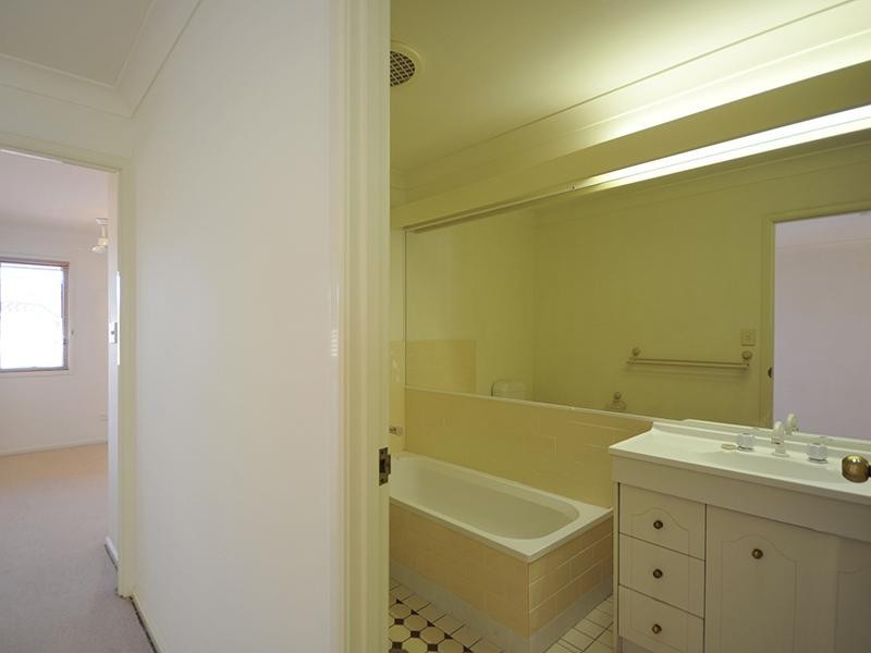 60/67-75 Brown Street, Labrador QLD 4215