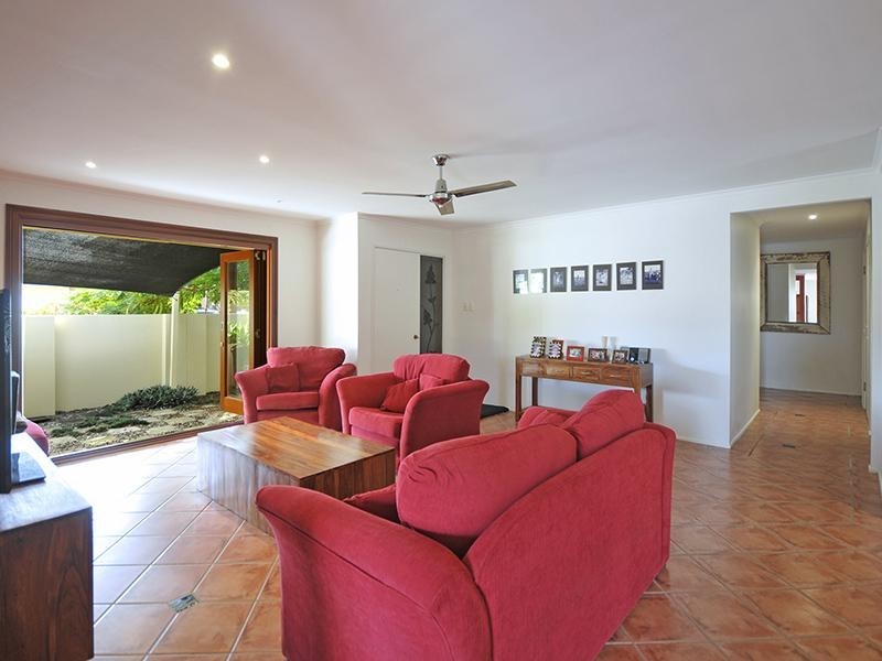 1 Avanti Street, Mermaid Waters QLD 4218