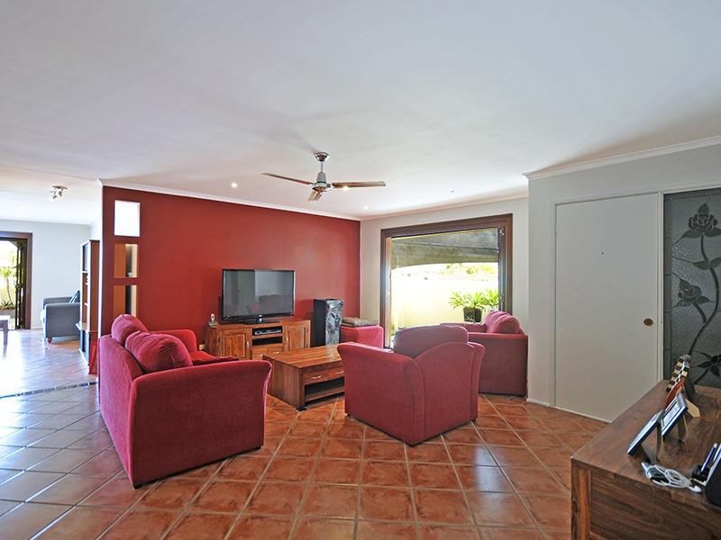 1 Avanti Street, Mermaid Waters QLD 4218