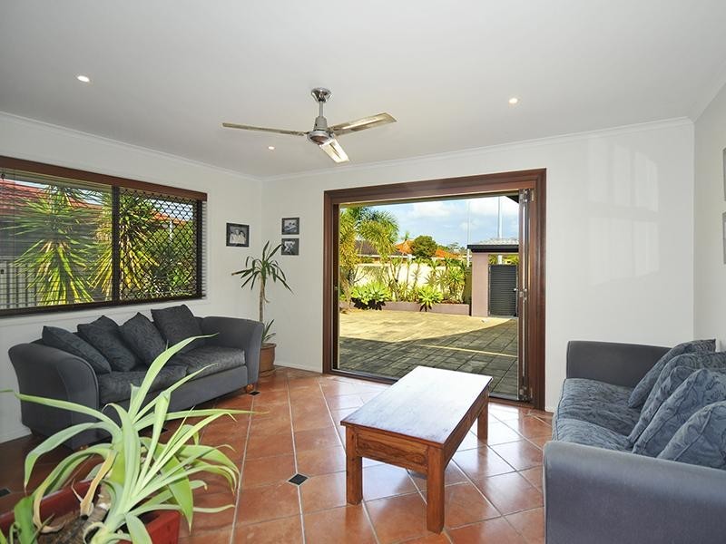 1 Avanti Street, Mermaid Waters QLD 4218