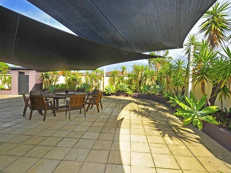 1 Avanti Street, Mermaid Waters QLD 4218