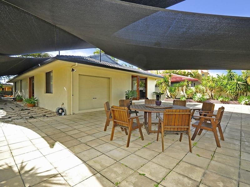 1 Avanti Street, Mermaid Waters QLD 4218