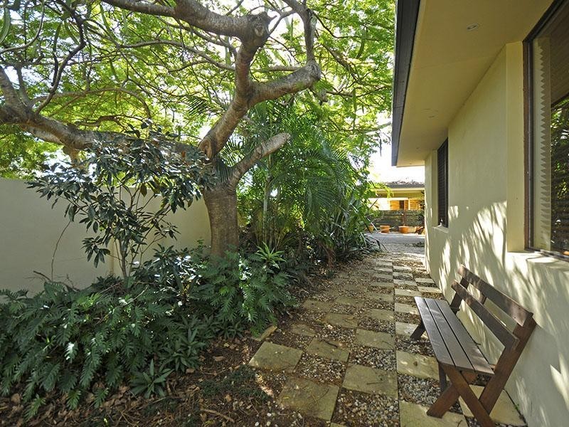 1 Avanti Street, Mermaid Waters QLD 4218