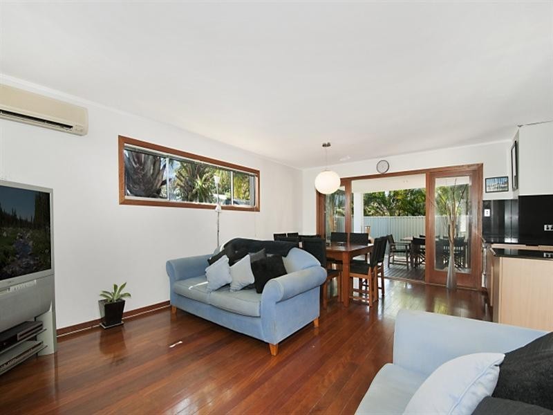 26 Naranga Avenue, Broadbeach Waters QLD 4218