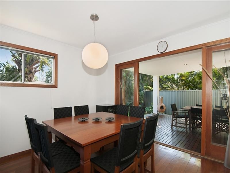 26 Naranga Avenue, Broadbeach Waters QLD 4218