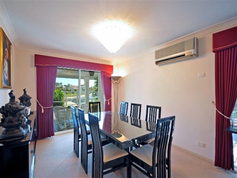 24 Cocos Crescent, Broadbeach Waters QLD 4218