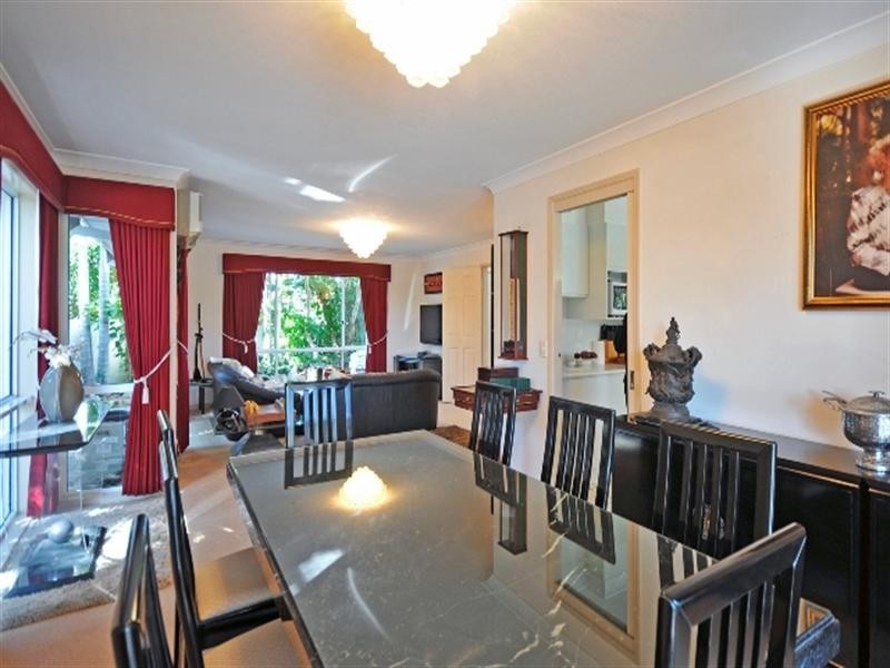 24 Cocos Crescent, Broadbeach Waters QLD 4218