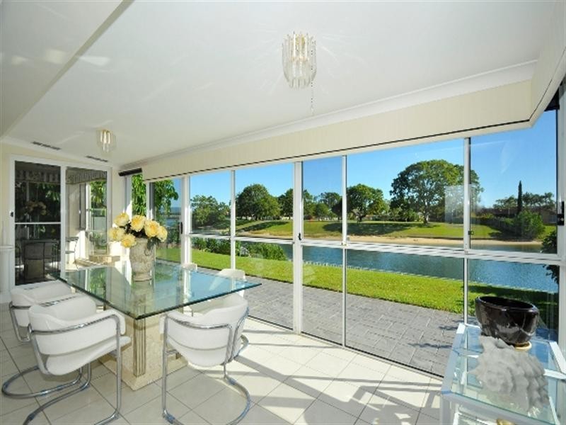 24 Cocos Crescent, Broadbeach Waters QLD 4218