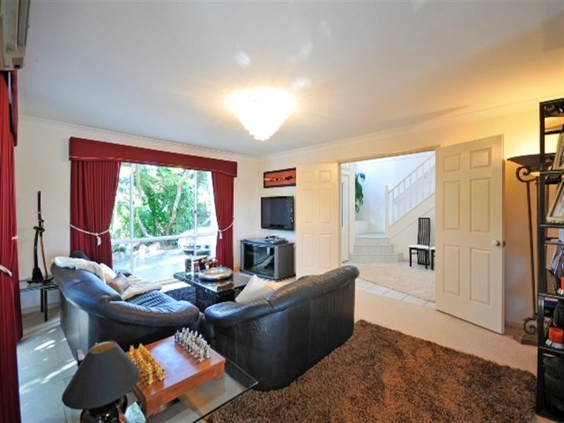 24 Cocos Crescent, Broadbeach Waters QLD 4218