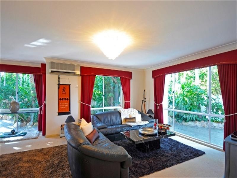 24 Cocos Crescent, Broadbeach Waters QLD 4218