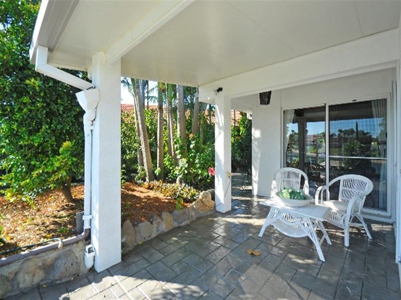 24 Cocos Crescent, Broadbeach Waters QLD 4218