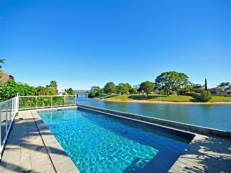 24 Cocos Crescent, Broadbeach Waters QLD 4218