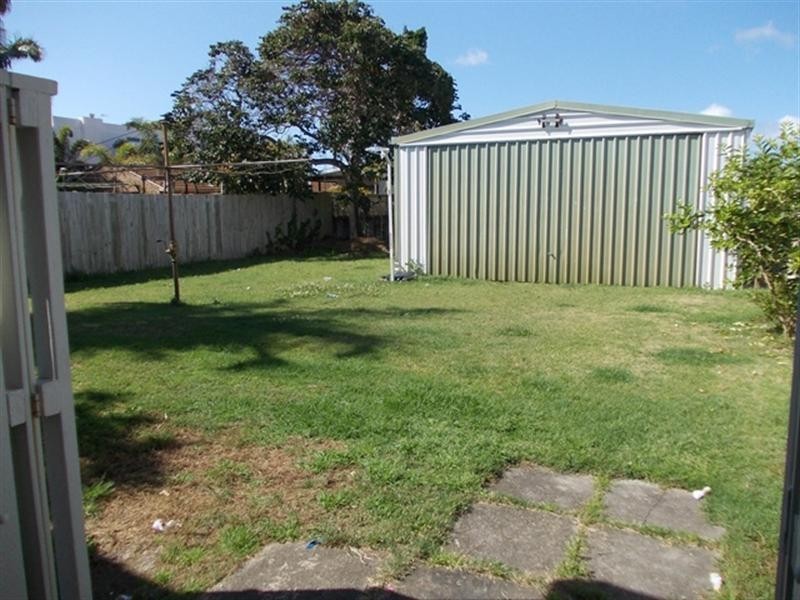 38 Fifth Avenue, Palm Beach QLD 4221