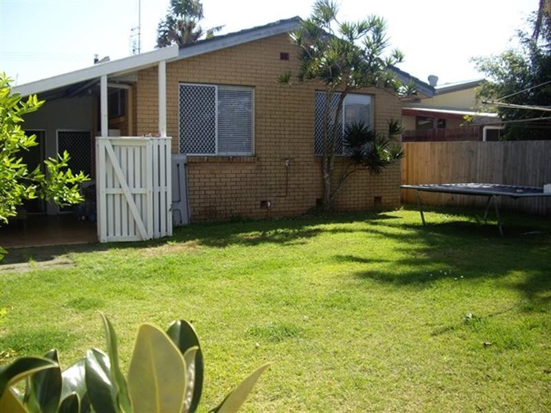 38 Fifth Avenue, Palm Beach QLD 4221