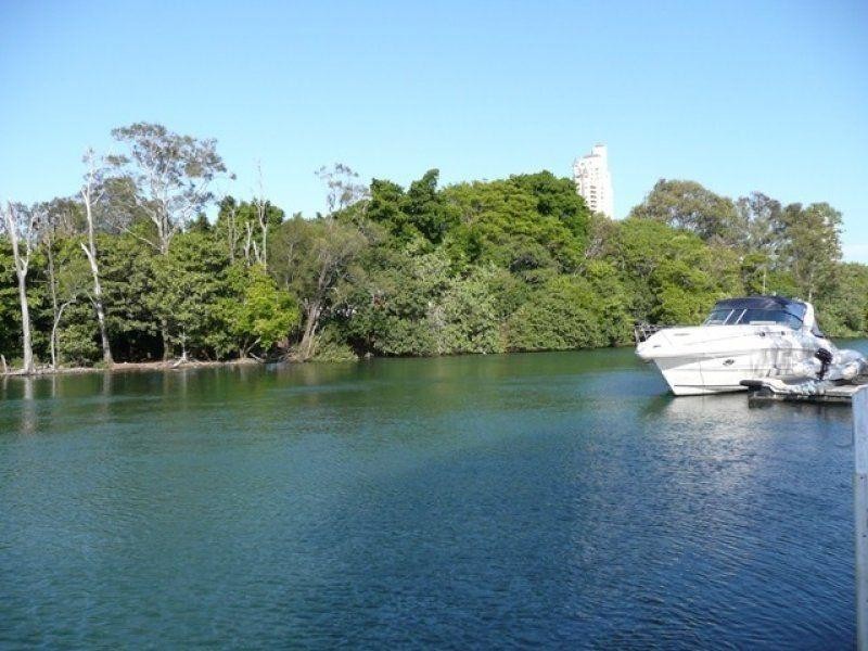 48 Karina Crescent, Broadbeach Waters QLD 4218