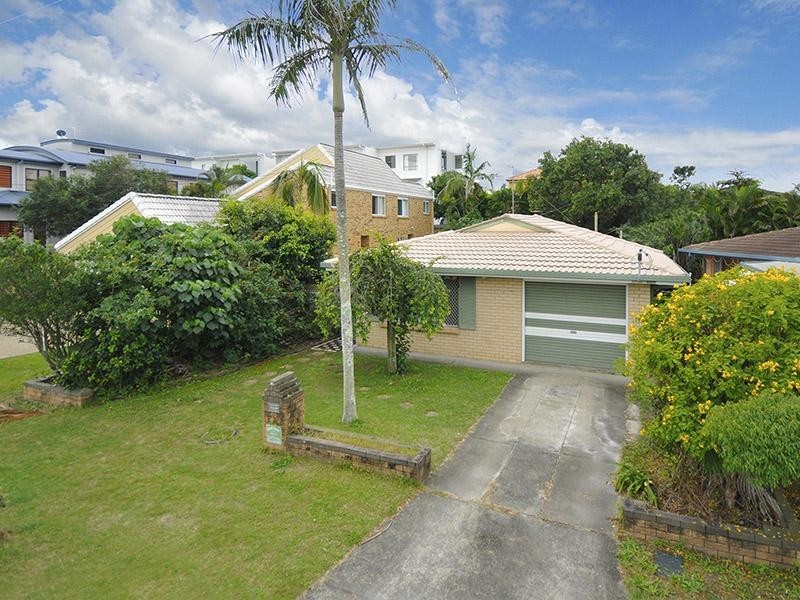 29 Dolphin Avenue, Mermaid Beach QLD 4218