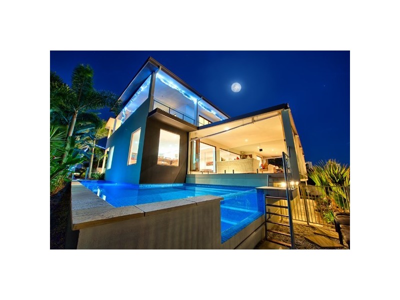 139 Allambi Avenue, Broadbeach Waters QLD 4218