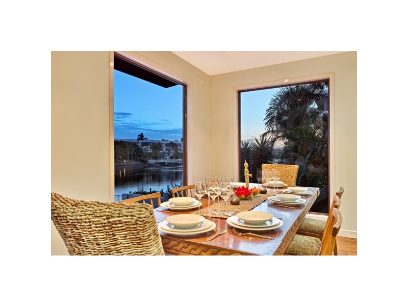 139 Allambi Avenue, Broadbeach Waters QLD 4218