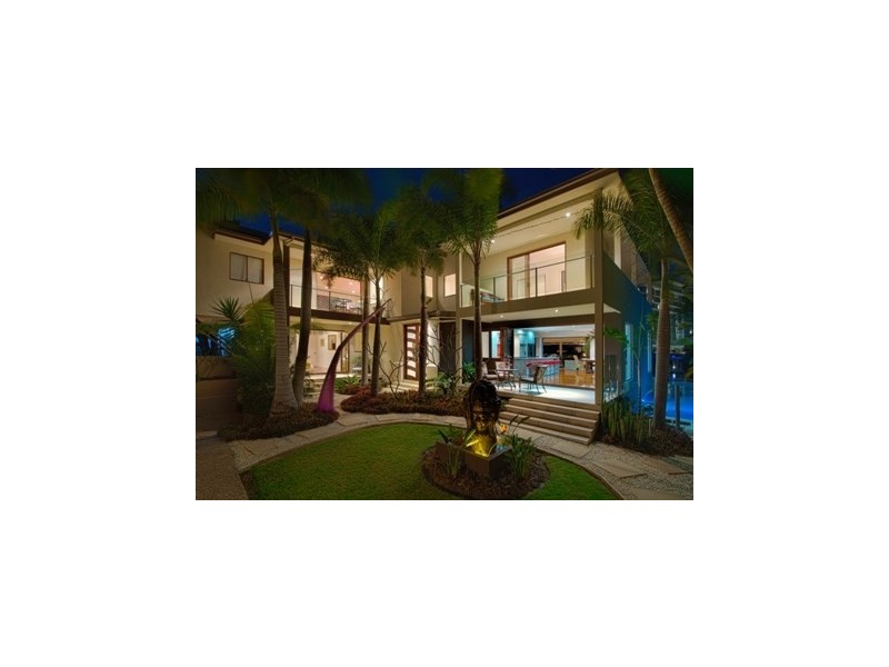 139 Allambi Avenue, Broadbeach Waters QLD 4218