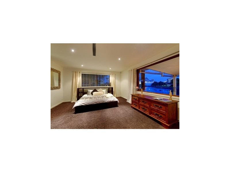 139 Allambi Avenue, Broadbeach Waters QLD 4218