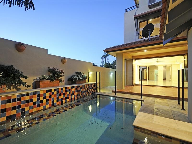 2/26 Jefferson Lane, Palm Beach QLD 4221