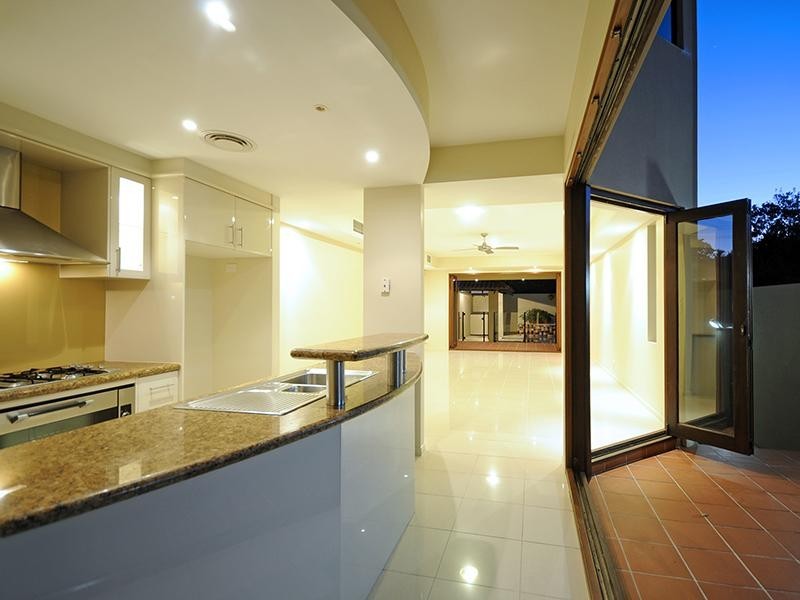 2/26 Jefferson Lane, Palm Beach QLD 4221