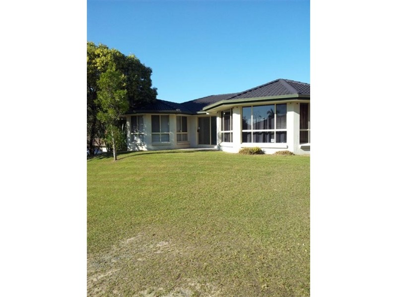 124 Henry Cotton Drive, Arundel QLD 4214