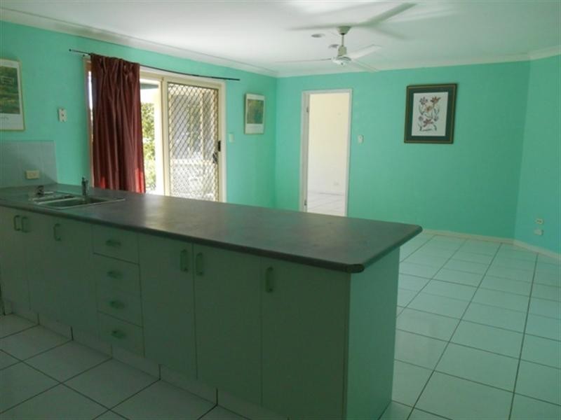 124 Henry Cotton Drive, Arundel QLD 4214