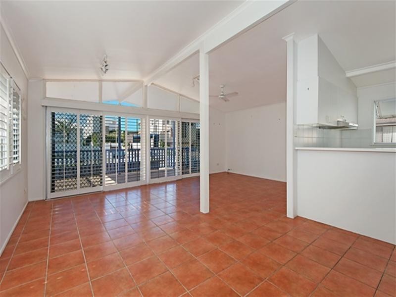 94 Albatross Avenue, Mermaid Beach QLD 4218