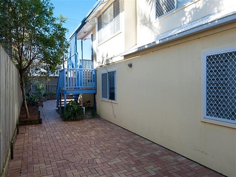 94 Albatross Avenue, Mermaid Beach QLD 4218